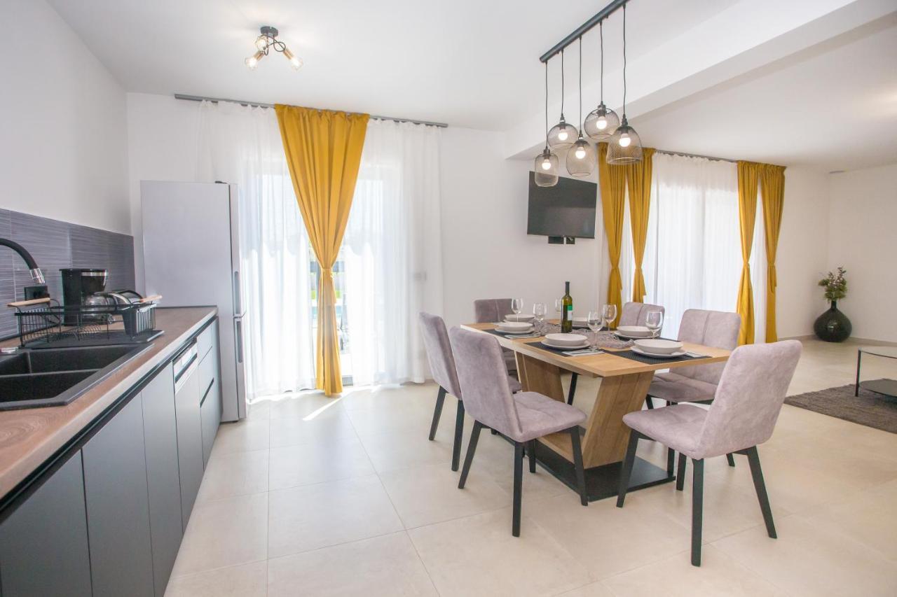 Silvano & Nadija Villa