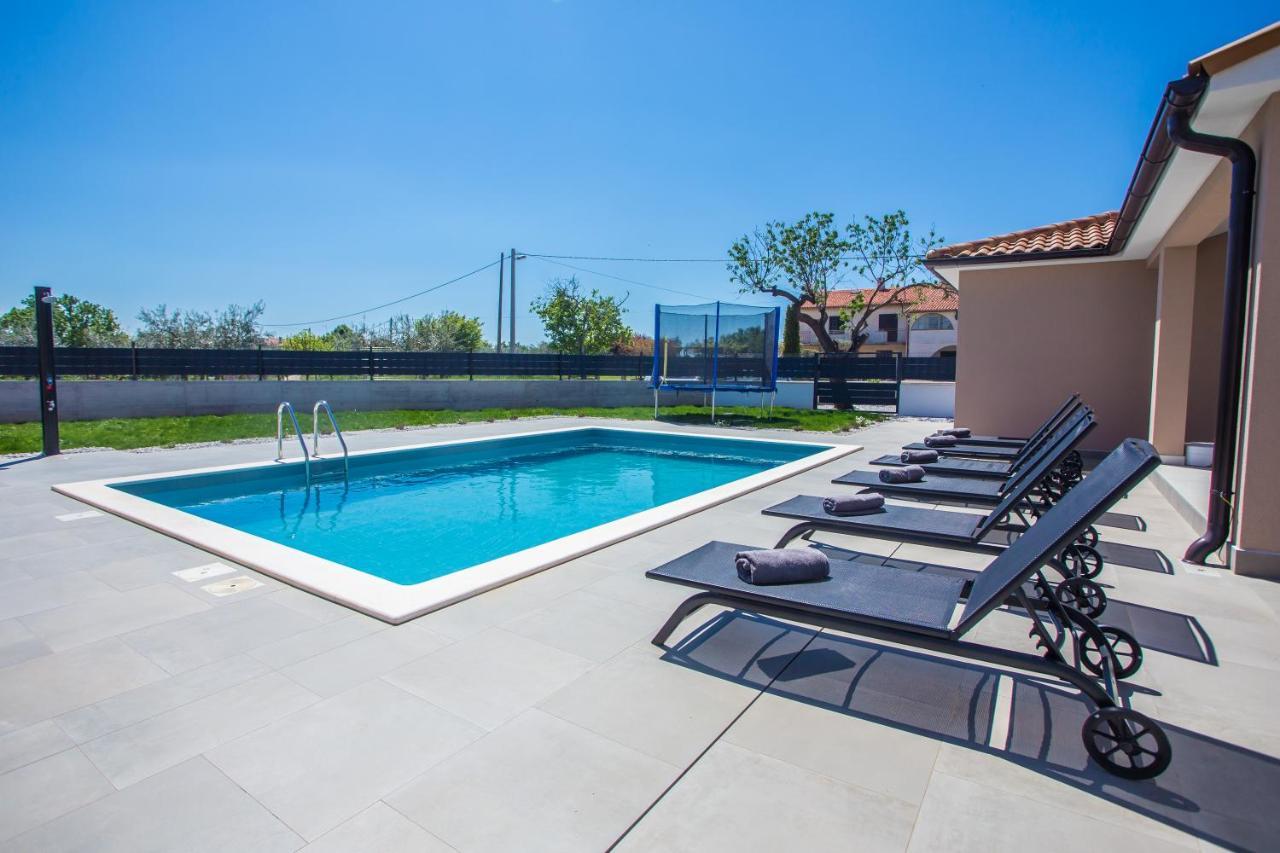 Silvano & Nadija Villa